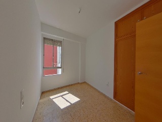 Piso en C/ Conde de Torrefiel 10