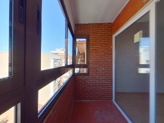 Piso en C/ Conde de Torrefiel 28