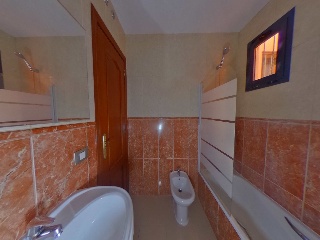 Apartamento con plaza de garaje en C/ Eneas 18