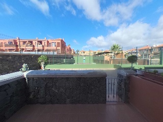 Apartamento con plaza de garaje en C/ Eneas 22