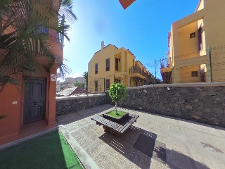 Apartamento con plaza de garaje en C/ Eneas 24