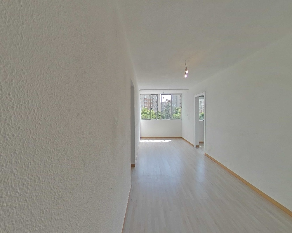 Piso en C/ Realejos - Madrid -