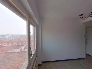 Piso en Av de la Almozara 13