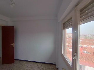 Piso en Av de la Almozara 16