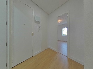 Piso en C/ Víctor Moya - Valencia - 16