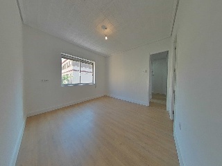 Piso en C/ Víctor Moya - Valencia - 17