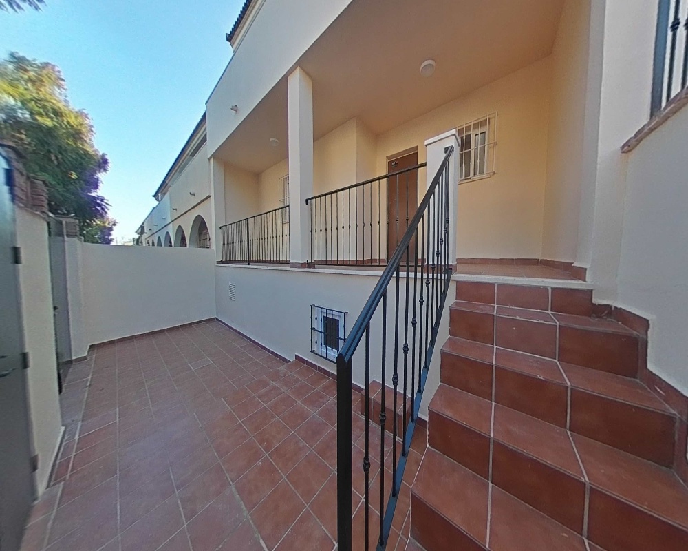 Vivienda unifamiliar adosada en Urb El Nogal C/ Josefa Morales - Málaga -