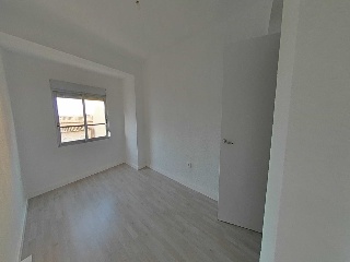 Piso en C/ La Yesa, Valencia 11