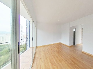 Piso en Av Montecarlo 4