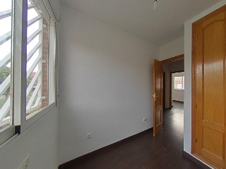 Chalet Adosado en C/ L´Isle D´Abeau 12