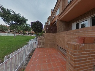 Chalet Adosado en C/ L´Isle D´Abeau 40