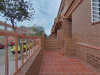 Chalet Adosado en C/ L´Isle D´Abeau 43