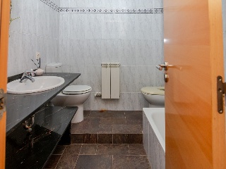 Venta de vivienda unifamiliar en zona de Montjuic (Girona) 30