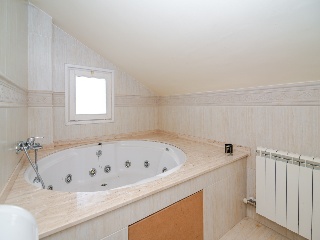 Venta de vivienda unifamiliar en zona de Montjuic (Girona) 34