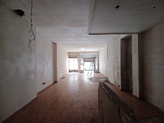 Local comercial en C/ Pintor Sorolla - Gandía - Valencia 8