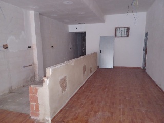 Local comercial en C/ Pintor Sorolla - Gandía - Valencia 9