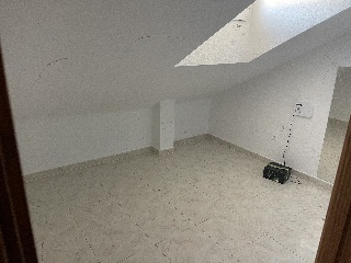 Piso y local en C/ Revuelta, Colmenarejo (Madrid) 13