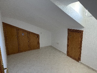 Piso y local en C/ Revuelta, Colmenarejo (Madrid) 14