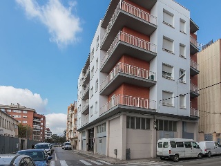 Local en venta en Reus de 106  m²