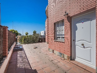 Chalet adosado en C/ Aquilino Camacho 35