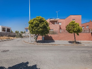 Chalet adosado en C/ Aquilino Camacho 38