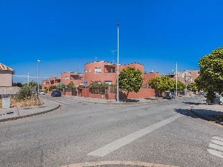Chalet adosado en C/ Aquilino Camacho 39