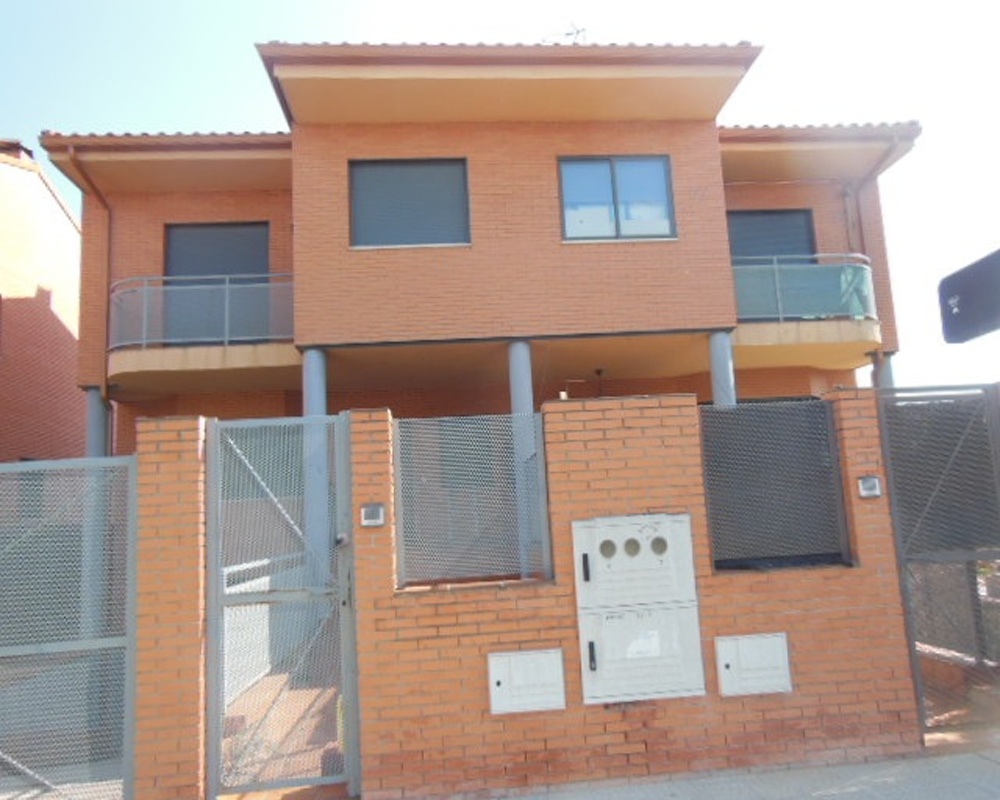 Vivienda en C/ Don Pedro Hernando Sanz, Seseña (Toledo)