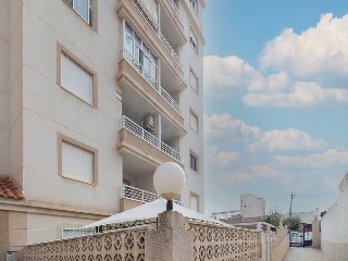 Piso en venta en Torrevieja de 54  m²