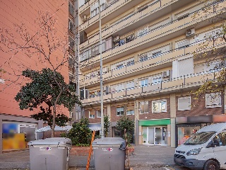 Piso en C/ Pont del Treball Digne - Barcelona - 3