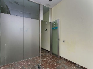 Local en C/ Lluis Muncunill - Terrassa - Barcelona 16