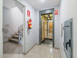 Estudio y Plaza de garaje en C/ Doctor Salgado - Madrid - 12