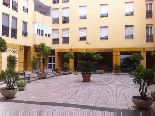 Local en venta en Sevilla de 100  m²