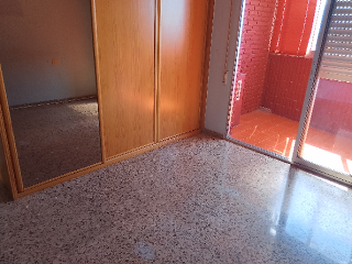 Piso en Av Germán Sapiña 4