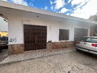 Local en C/ Menéndez Pelayo 2