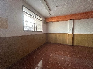 Local en C/ Menéndez Pelayo 4
