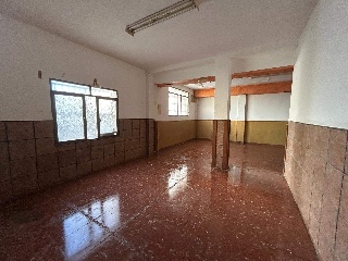 Local en C/ Menéndez Pelayo 6
