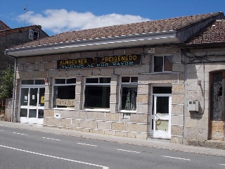 Local en venta en Maside de 300  m²