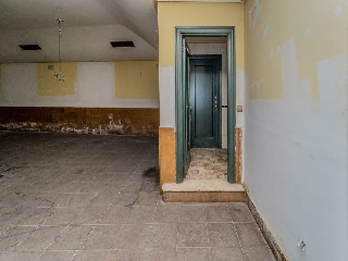 Local en C/ Renedo, Valladolid 33