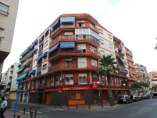 Piso en C/ Montero Ríos 25