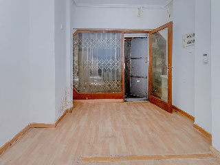 Locales comerciales en C/ Gutiérrez Ortega - Ciudad Real - 16