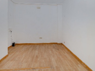 Locales comerciales en C/ Gutiérrez Ortega - Ciudad Real - 18