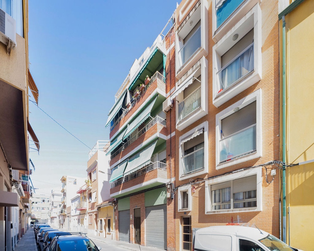 Piso con trastero en C/ Andrómeda, Alicante