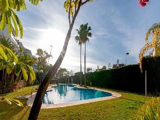 Vivienda con garaje en Urb Guadalmina Baja Compleo Hoyo 15 38