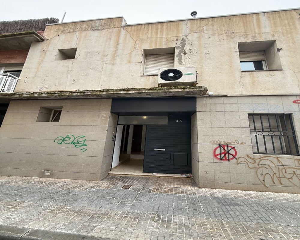 Piso y trastero en C/ De Sant Valenti, Terrassa (Barcelona)