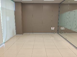 Local y 2 plazas de garaje en Av. de las Américas (Edif. América), Málaga 5