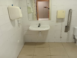 Local y 2 plazas de garaje en Av. de las Américas (Edif. América), Málaga 11