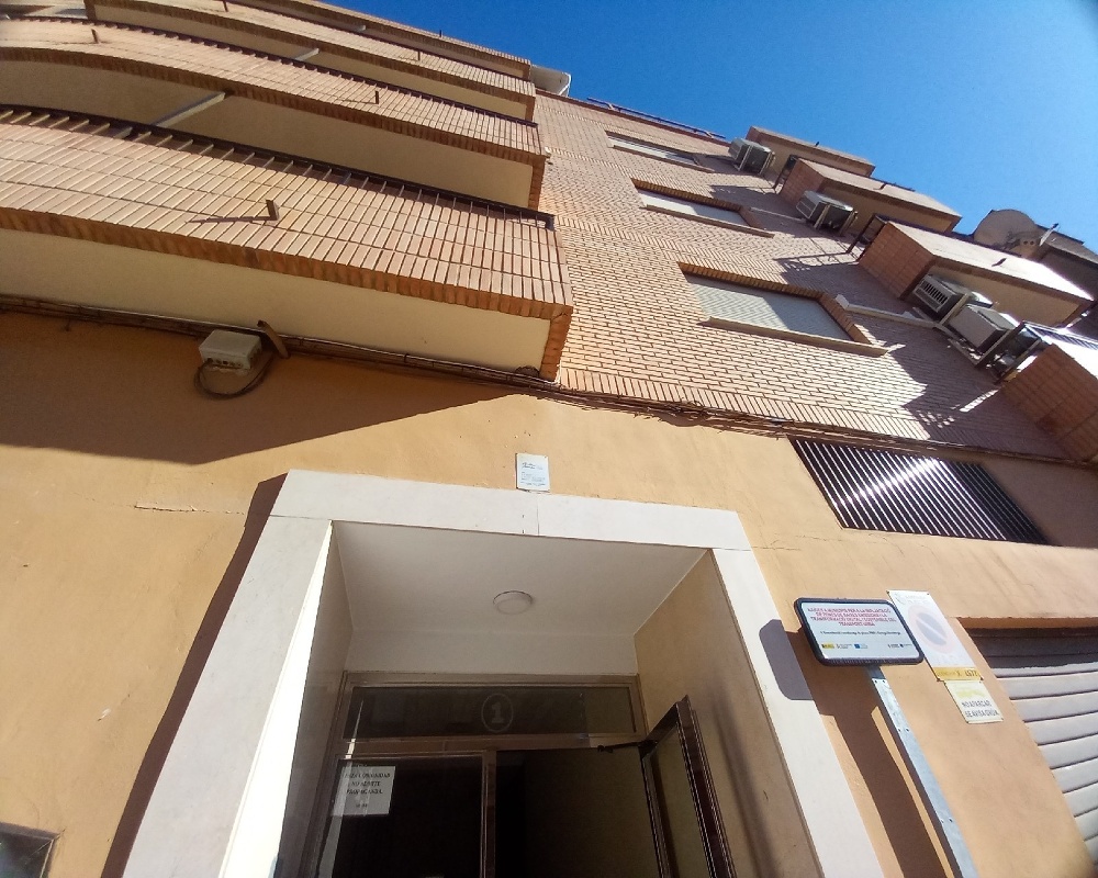 Piso en  C/ Poetisa Leonor Perales, Valencia