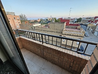 Piso en  C/ Poetisa Leonor Perales, Valencia 5