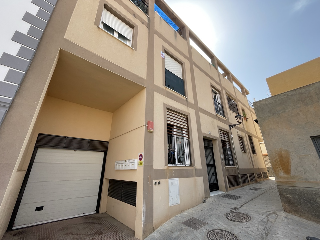 Piso en venta en Vera de 74  m²