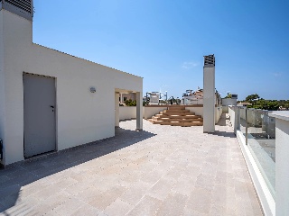 Verge Del Carme 7